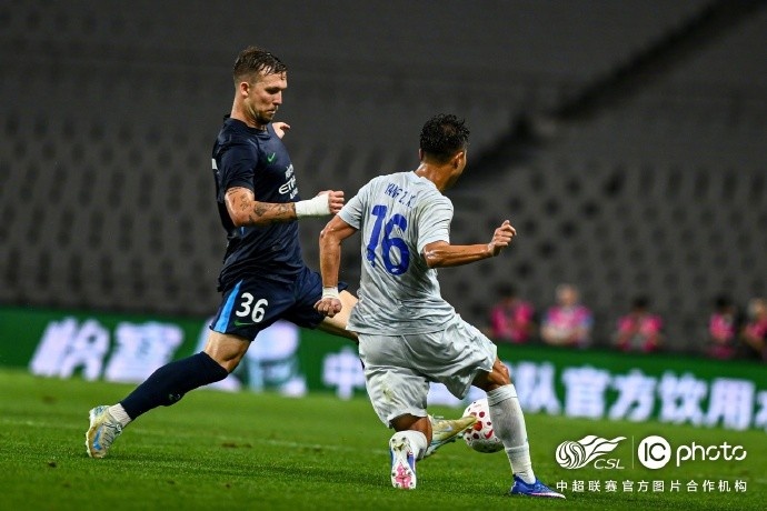 阿代米闪击 卡尔采夫点射 深圳客场2-1终结申花不败 阿代米闪击 卡尔采夫点射 深圳客场2-1终结申花不败