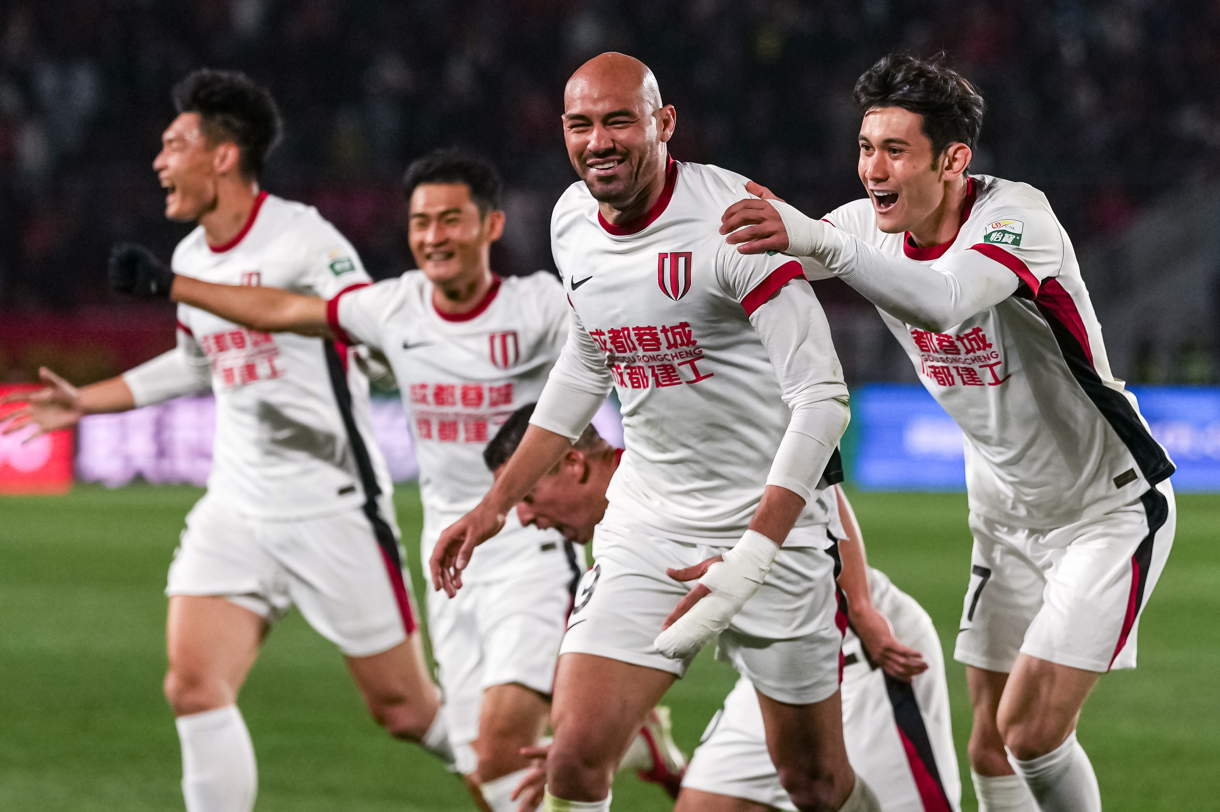 半程冠军蓉城迎回费利佩,客战深圳欲延续不败