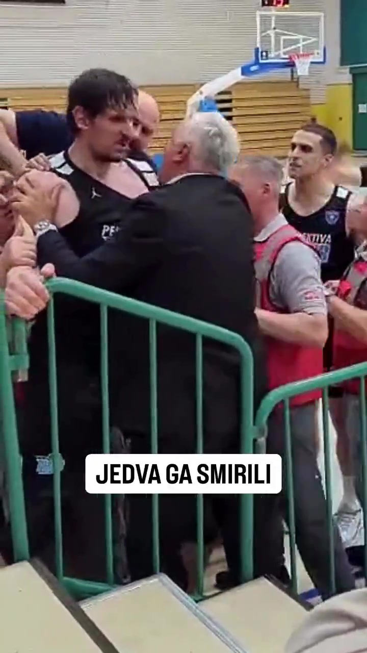 博班暴怒冲上看台被拦 斯洛文尼亚联赛险酿冲突