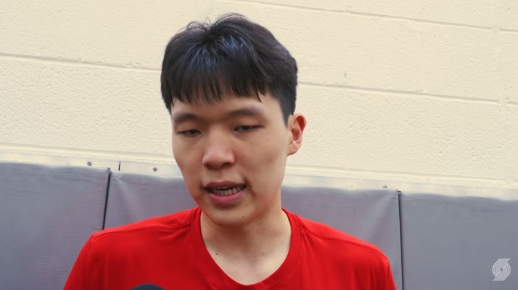 杨瀚森归队首谈新帅：细节严苛，战术旨在发挥球员特点