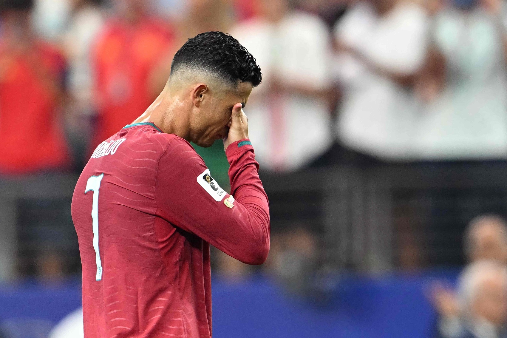 C罗国家队谢幕：20年六届世界杯11球，葡萄牙0-1西班牙止步16强