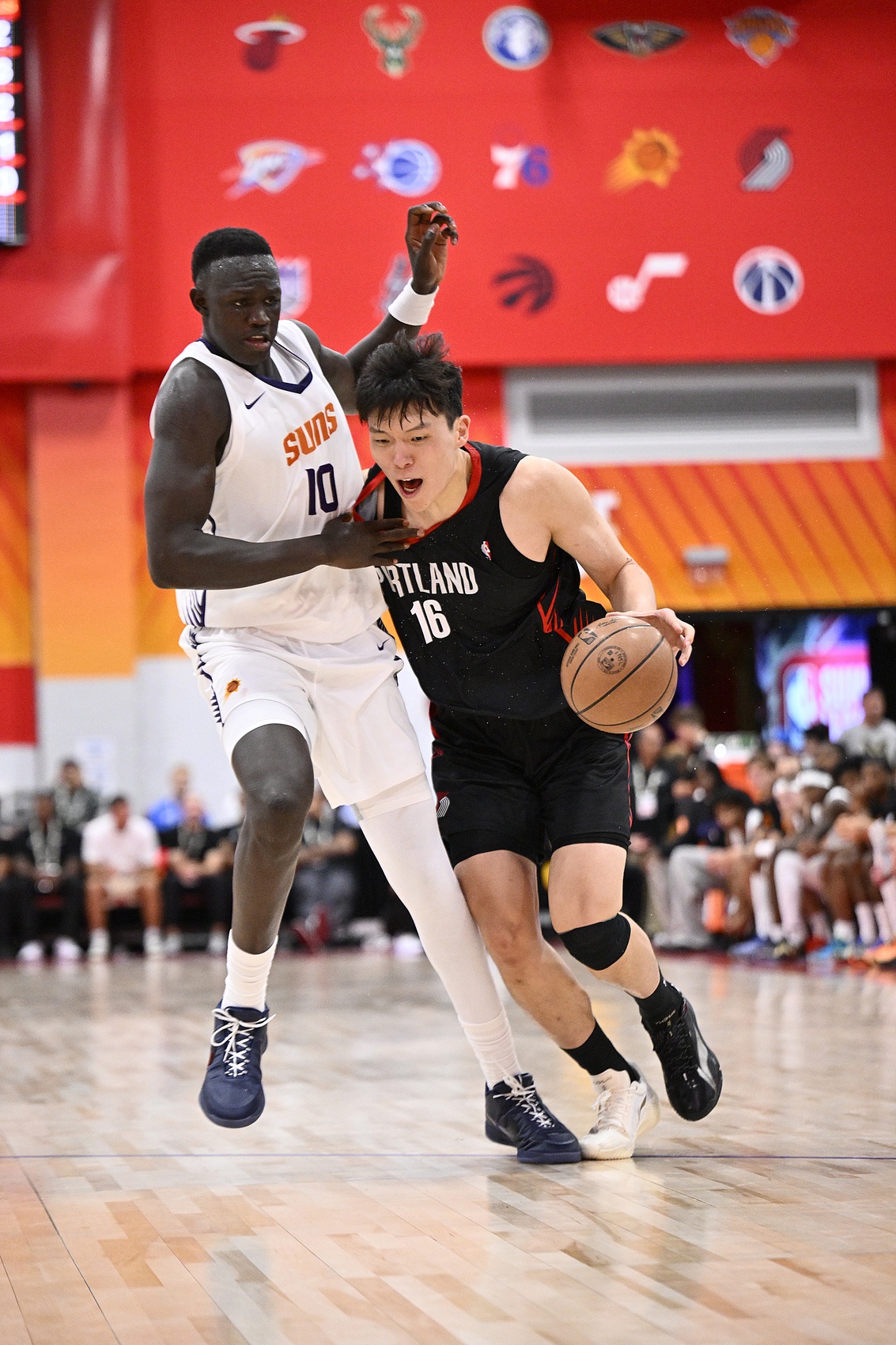 美媒评杨瀚森夏联对位：力量对抗遭马卢阿奇完爆 21岁合同仅一年保障