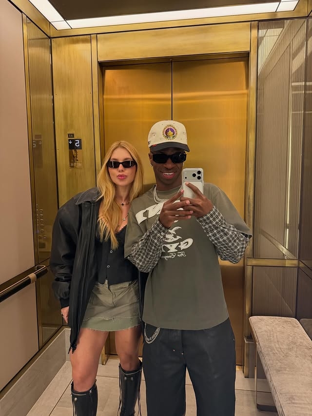 维尼修斯与前女友弗吉尼亚7个月恋情告终 巴西边锋点赞晒娃动态 维尼修斯与前女友弗吉尼亚7个月恋情告终 巴西边锋点赞晒娃动态