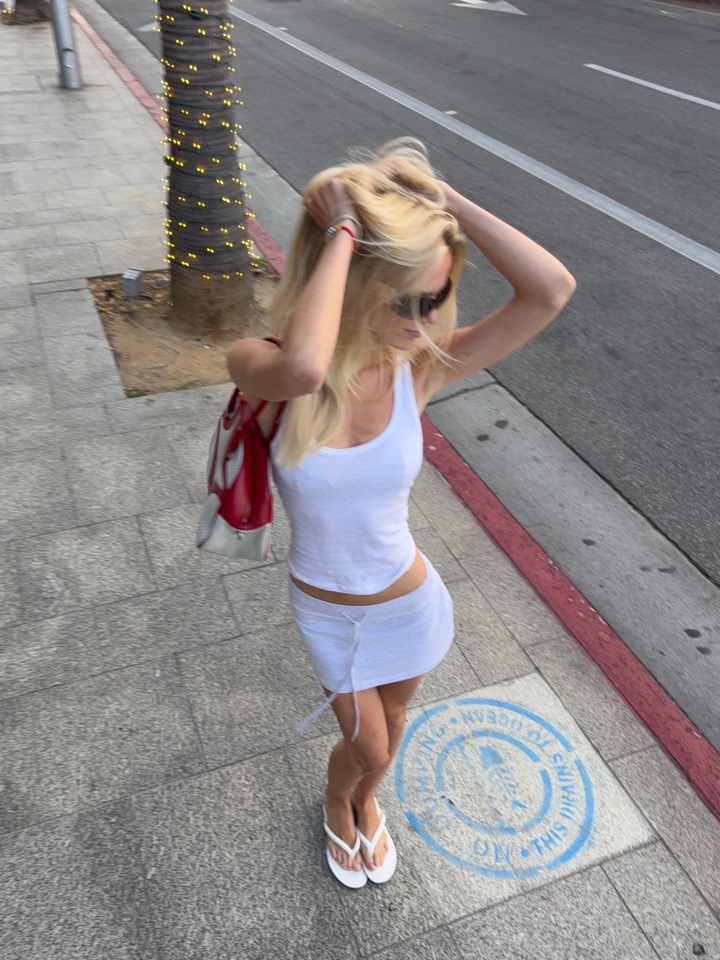 佩德里看台吻女友,克洛普穆勒胡梅尔斯重聚,世界杯后球星假期动态一览 佩德里看台吻女友,克洛普穆勒胡梅尔斯重聚,世界杯后球星假期动态一览