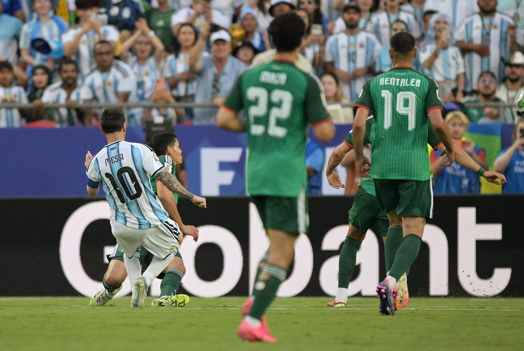 FIFA官方公布世界杯最佳进球12候选：费兰决赛绝杀领衔，梅西姆巴佩在列