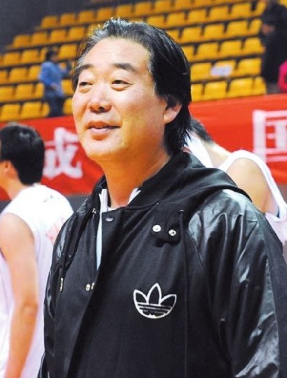 13年前的惨案：易建联背锅？数据还原昆西-戴维斯12中12的真实对位