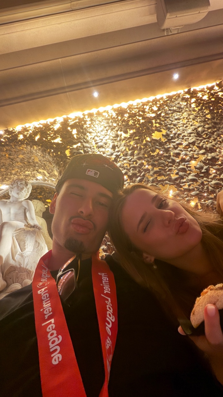 马丁内利未婚妻社媒分享阿森纳夺冠欣喜 马丁内利未婚妻社媒分享阿森纳夺冠欣喜