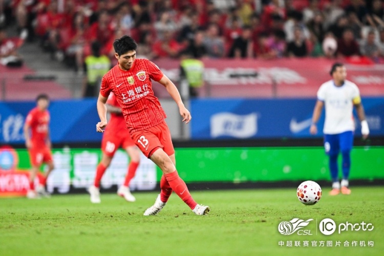 海港0-1泰山 两粒进球被吹难破门