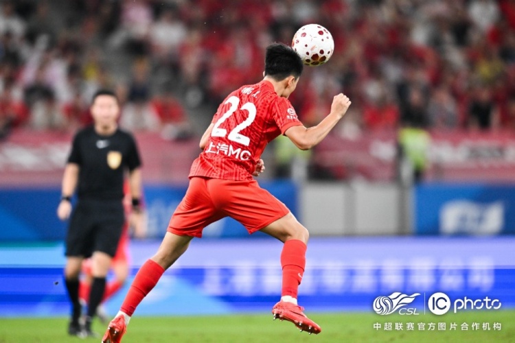 海港0-1泰山 两粒进球被吹难破门