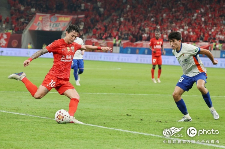 海港0-1泰山 两粒进球被吹难破门
