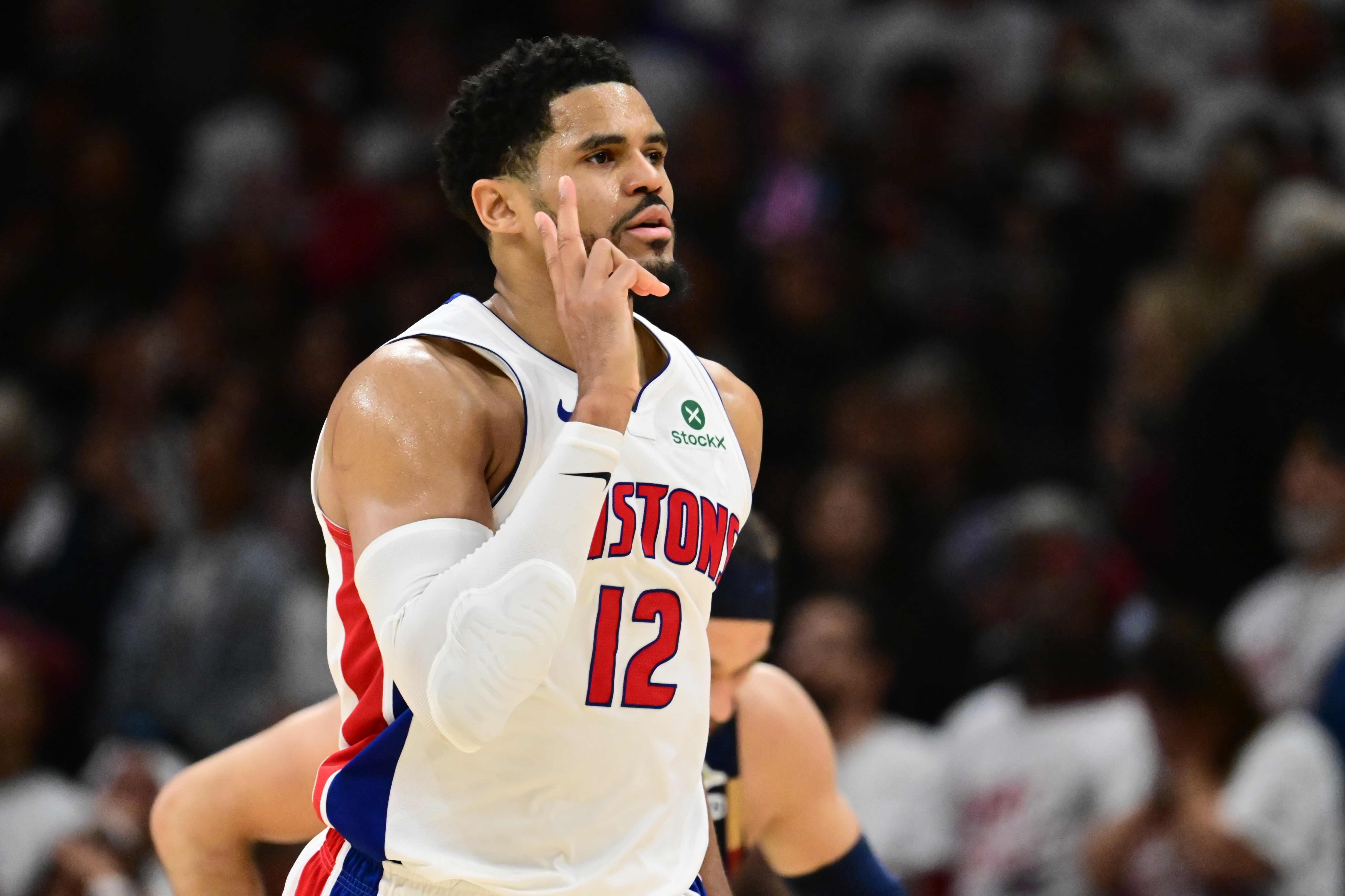 詹姆斯加盟76人跃升第5，雷霆马刺尼克斯居前三，NBA休赛期实力榜巨震