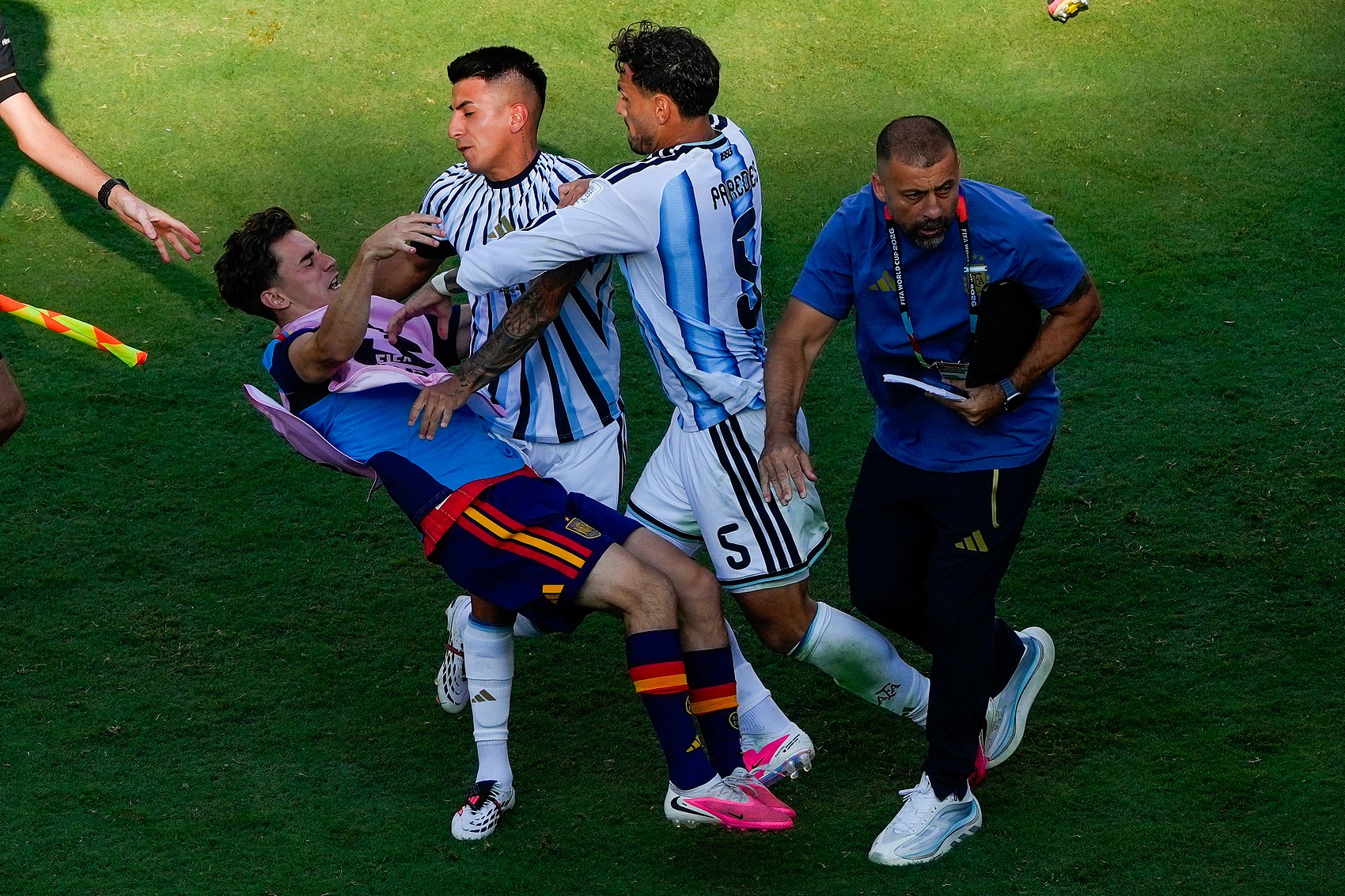 FIFA正式调查世界杯决赛冲突 阿根廷三将遭暴力指控 FIFA正式调查世界杯决赛冲突 阿根廷三将遭暴力指控