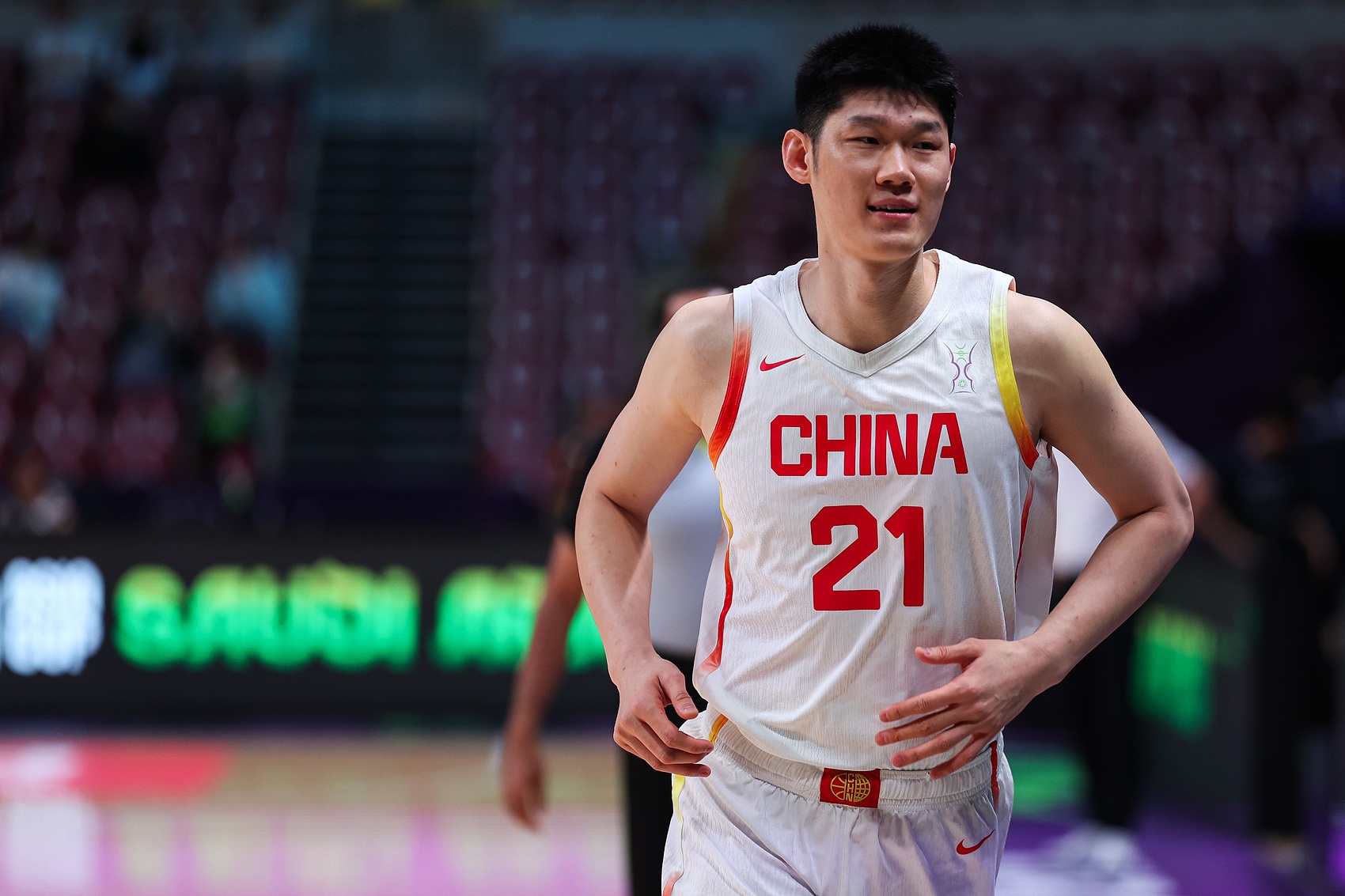 郭艾伦:胡金秋能防挡拆 男篮别再沉退 郭艾伦:胡金秋能防挡拆 男篮别再沉退