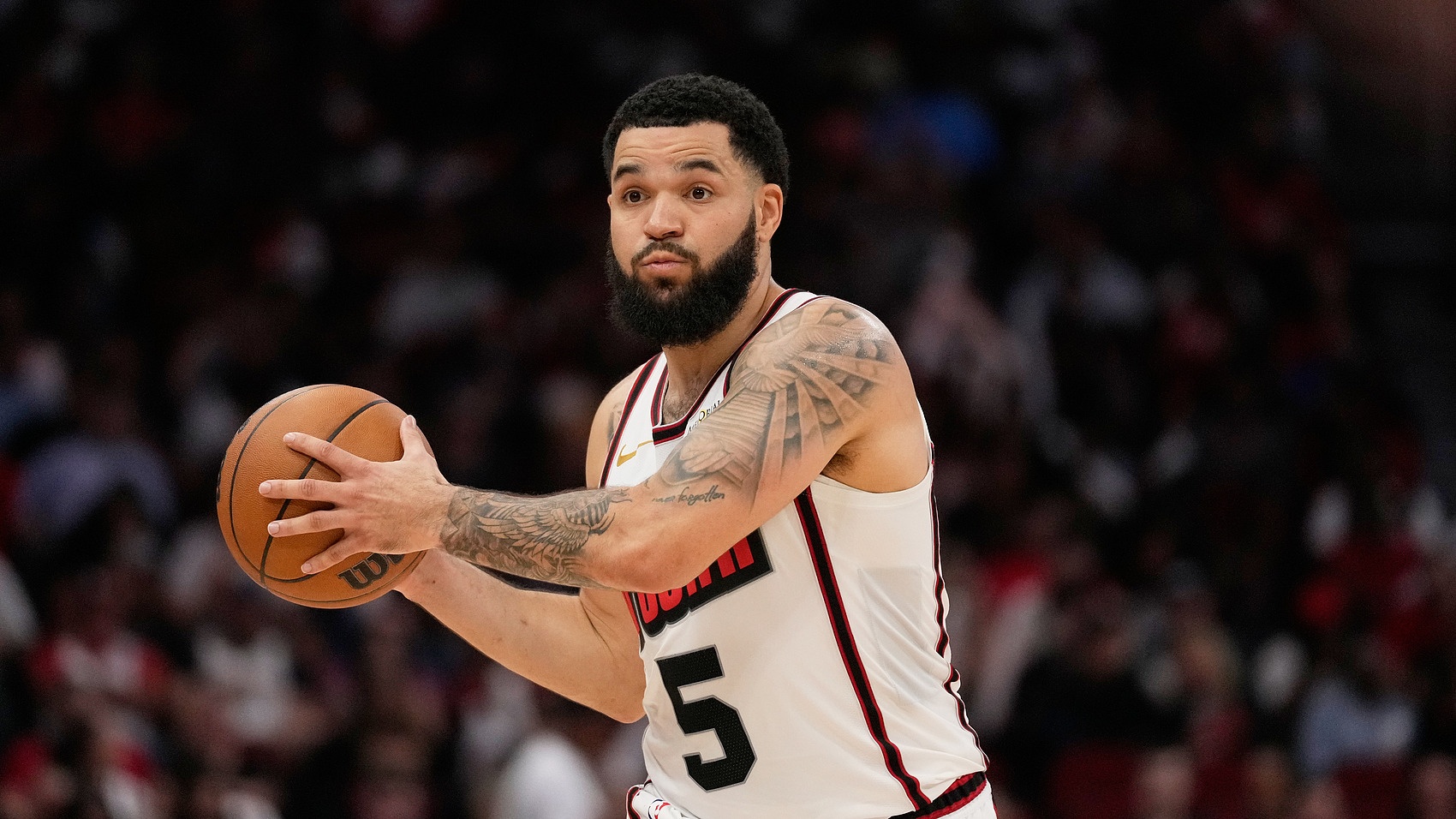 詹姆斯加盟76人球权告急 恩比德布朗使用率均列联盟前三 詹姆斯加盟76人球权告急 恩比德布朗使用率均列联盟前三