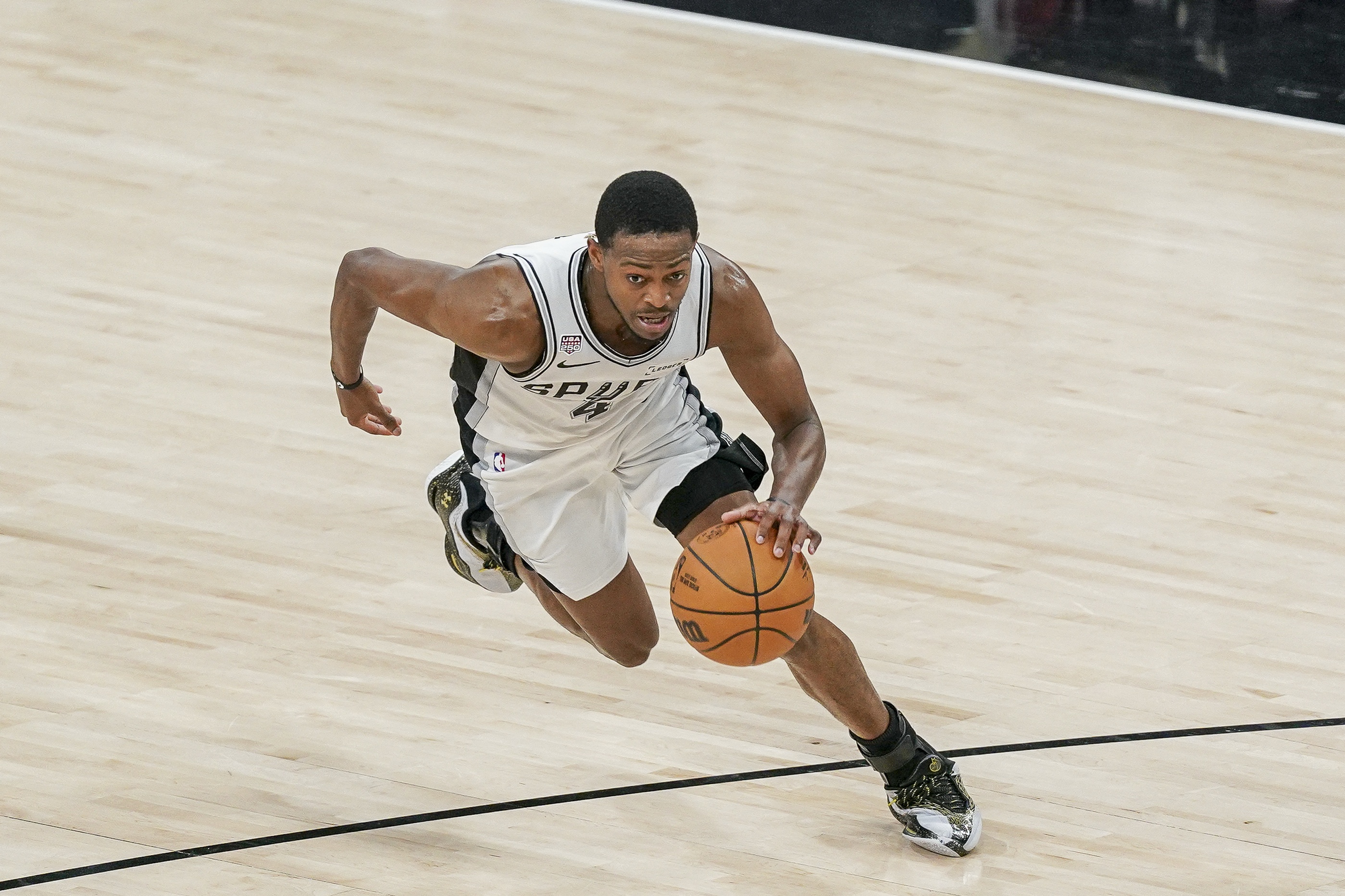 新赛季NBA15大垃圾合同：恩比德登顶，特雷·杨居次席
