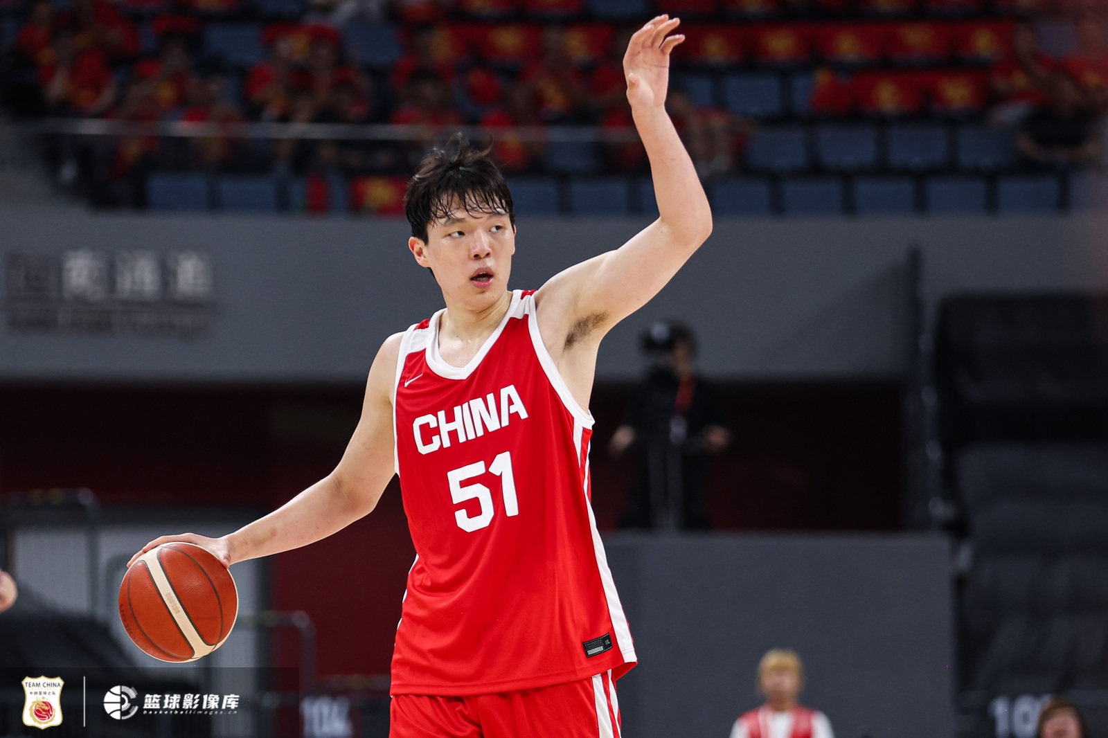 杨瀚森首发7+8,廖三宁末节连得4分救主,中国男篮65-60险胜荷兰 杨瀚森首发7+8,廖三宁末节连得4分救主,中国男篮65-60险胜荷兰